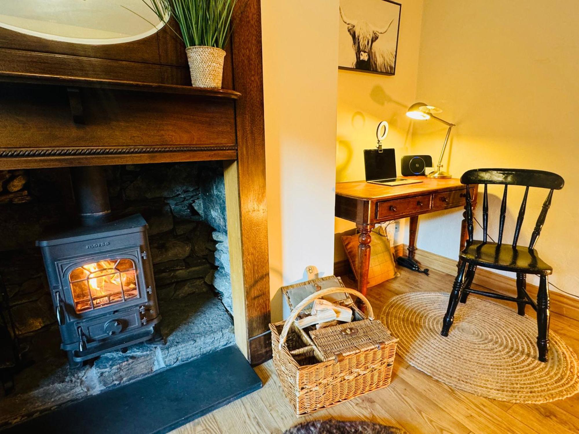Rosemount Cottage Two - Highland Cottage Garve Extérieur photo