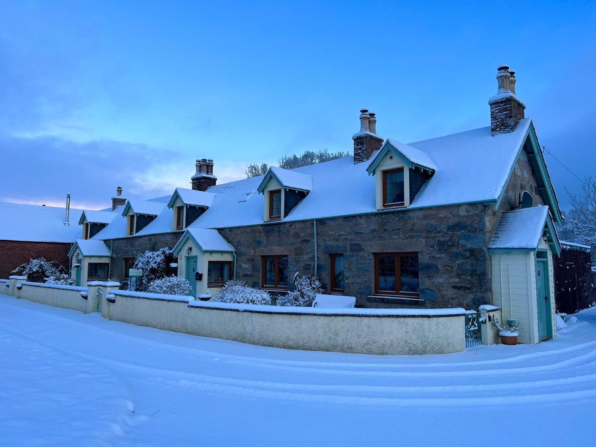 Rosemount Cottage Two - Highland Cottage Garve Extérieur photo